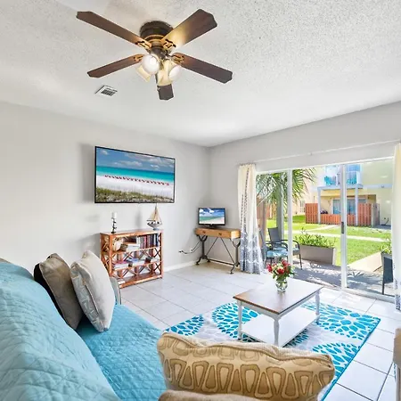 Beach House 5Min Walk To Beach, Pool, Close To Shops And Activities